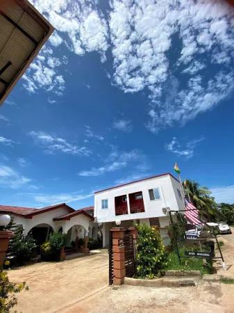 E-Town City Guest House Отели рядом с достопримечательностью «Сан-Жоржи-да-Мина»