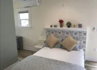 Cheerful Studio Monrovia Old Town/Pasadena/COH Monrovia Public Library附近的飯店