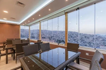 Petra Elite Hotel Отели в г. Вади Муса