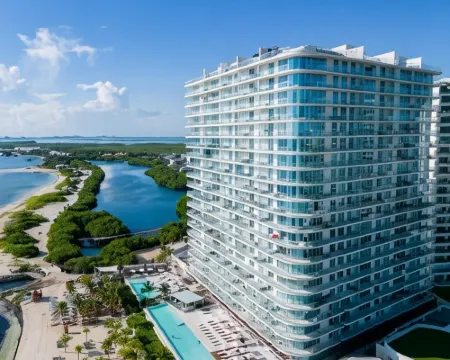 SLS แคนคุน โรงแรมในกังกุน