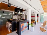 Atlantis Boutique City Hotel - bar