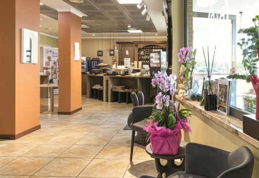 호텔 코르테스의 객실 내부 인테리어