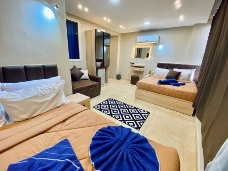 Horus Horizon Inn Pyramids View