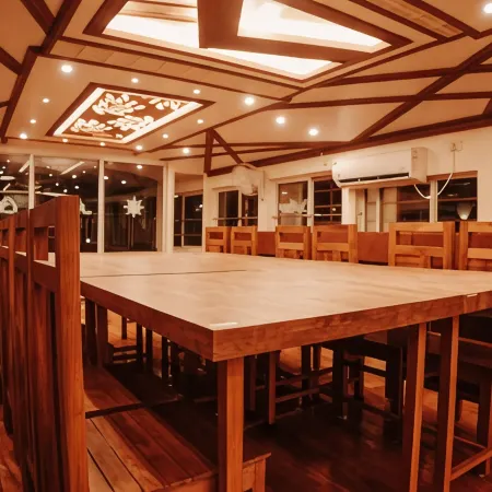 Venice Premium Houseboats Alleppey