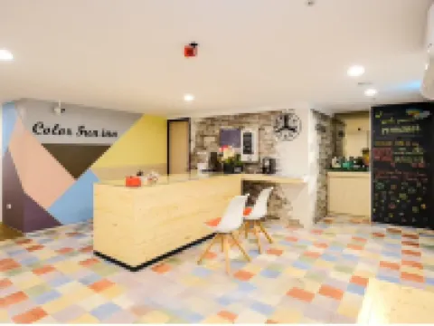 Color Fun Inn FE21' 다위안바이 주변 호텔