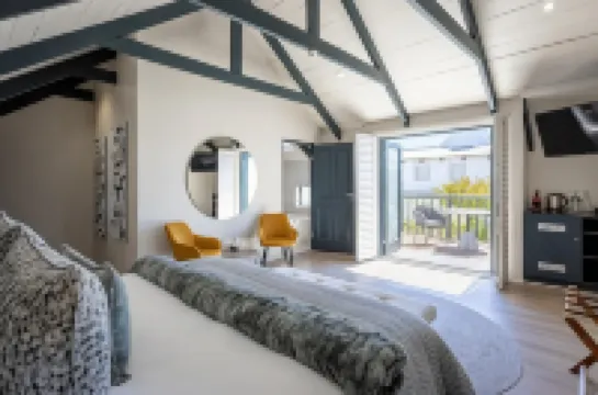 Abalone Hotel & Villa's