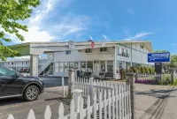 Americas Best Value Inn & Suites-Hyannis/Cape Cod Hotels in 