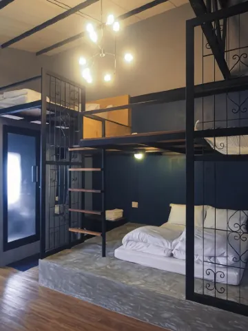Silom Space Hostel