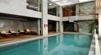 The Corporate Hotel and Convention Centre - 5 tähden