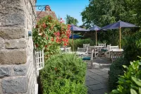 The Carpenters Arms Hotels in 