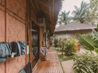 MAD Monkey Hostel Siargao Hotels in General Luna