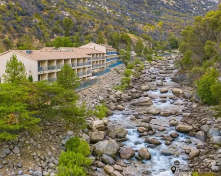 Yosemite View Lodge Hotels in Mariposa County