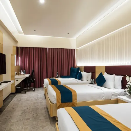 Zion - A Luxurious Hotel Отели рядом с достопримечательностью «Торговый центр Mantri Square»