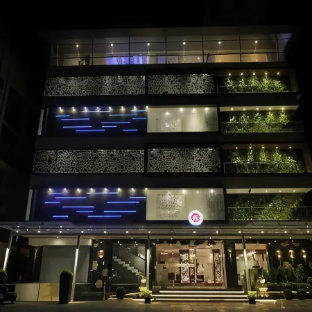 Hotel RS Exclusive Stay & Fine Dine - Near to Akola Junction