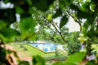 Shoonya Farm Retreat - Pools