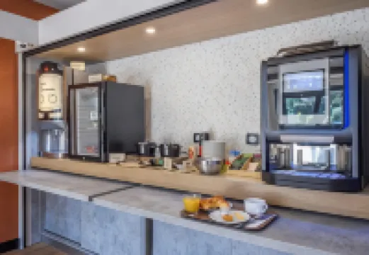 เบดแอนด์เบรกฟาสต์ โฮเทล นีมส์ แคสซาร์ก