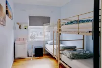 Pint on Punt Backpackers