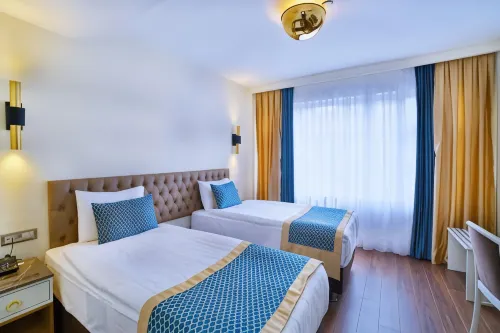 Blue Spring Hotel فنادق في Pinwatta