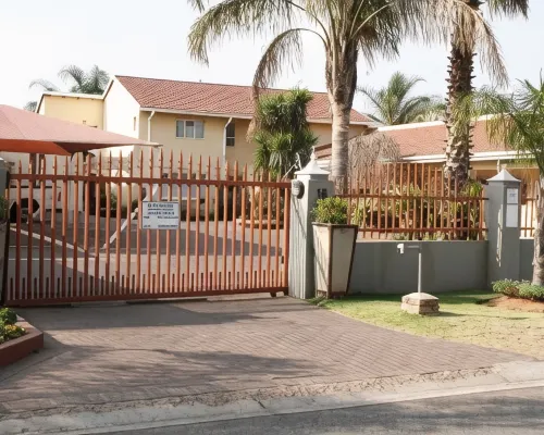Kalahari Guest House Hotels in Witbank