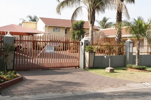 Kalahari Guest House فنادق في Witbank