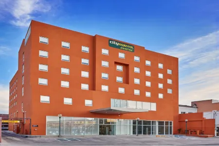 City Express Junior by Marriott San Luis Potosi Carranza Отели рядом с достопримечательностью «Parque Central-Nara Garden»