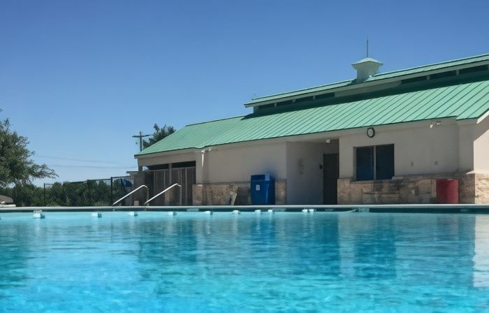 Modern home w/ garage, big yard, pool 4 mins away!