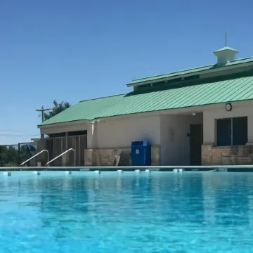 Modern home w/ garage, big yard, pool 4 mins away!