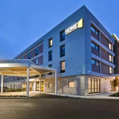 Home2 Suites by Hilton Portland Airport ME Hôtels à proximité de : T.J. Maxx