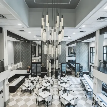 Hampton Inn & Suites Fairfield Отели рядом с достопримечательностью «Crown Plaza»