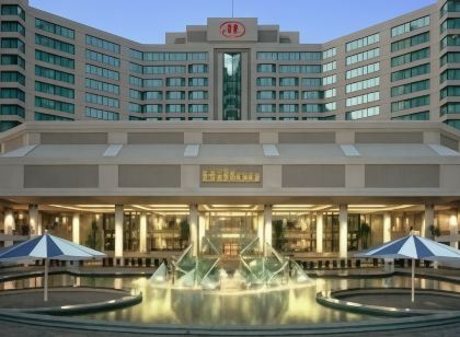 Hilton East Brunswick Hotel & Executive Meeting Center