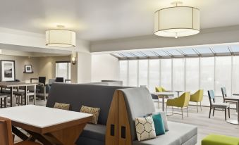 Hampton Inn Portland Airport