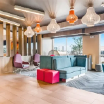 Tru by Hilton Midland