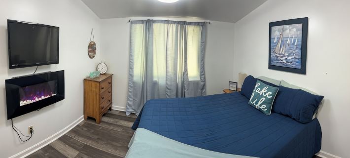Charming 3-bedroom cottage in adorable Caseville with Beach Access, AC, and WiFi Hotels in Huron County
