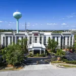 هامبتون إن آند سويتس كليرمونت