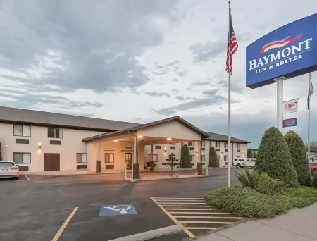 Baymont by Wyndham Hot Springs Отели рядом с достопримечательностью «Black Hills Putt 4 Fun»