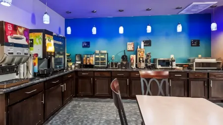 Best Western Plus Kenedy Inn