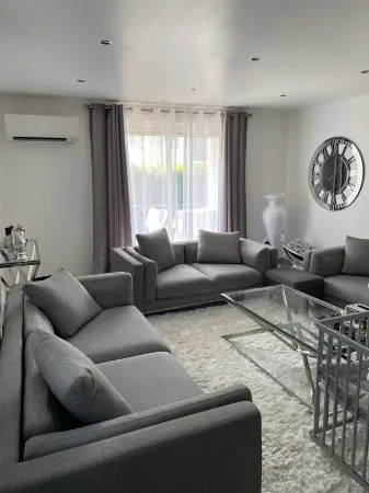 House with terrace Отели в г. Венисьё