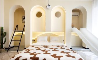 Zhaohuaxishi Zhongjie Apartment (Xiaodong Road)