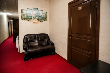 Gosti Gostinitsa Hotel Отели в г. Миллерово