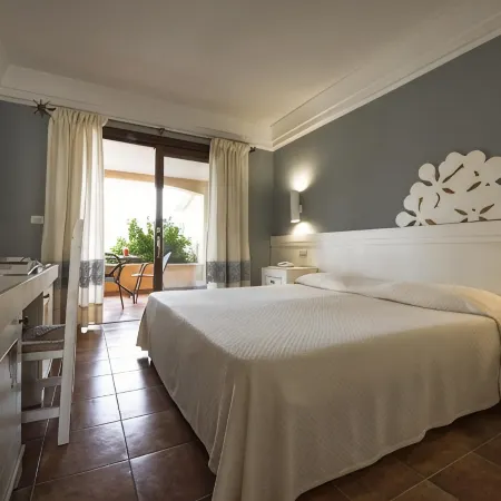Tranquil Lantana Resort Hotel & Apartments 1 Bedroom Room Apartment Sleeps 5