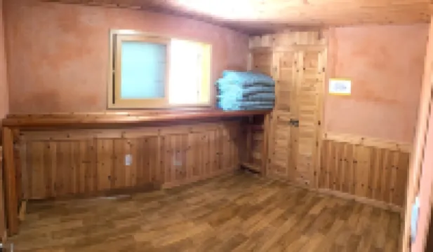 Sangju Pine and Ocher House Pension