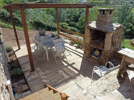 Rustic House in the Mountains, Private Pool with Natural Water