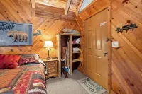 Bear Paw Cottage #3 King; Peaceful: Cozy: Pet Friendly; 2Adults/ 2Children