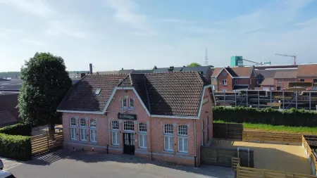 Ein Besonderes Ferienhaus in Einem Ehemaligen Bahnhof in der Nähe von Ypern
