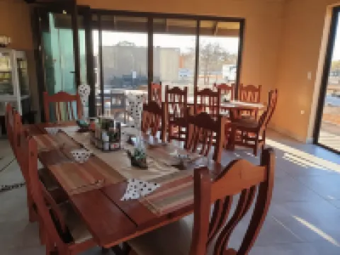 Callies Game Lodge Safaris Hotéis em Tsumeb