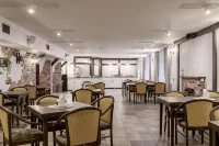 Apart Hotel Tomo Free Parking - Bữa sáng