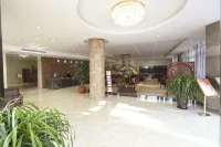 Jinqiao Holiday Business Hotel - parking
