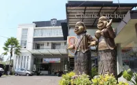 De Wahyu Hotel