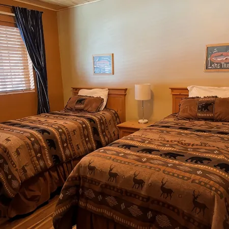 Lake living: newly renovated 2-bed/2 bath condo on Little St. Germain Lk w/ WiFi