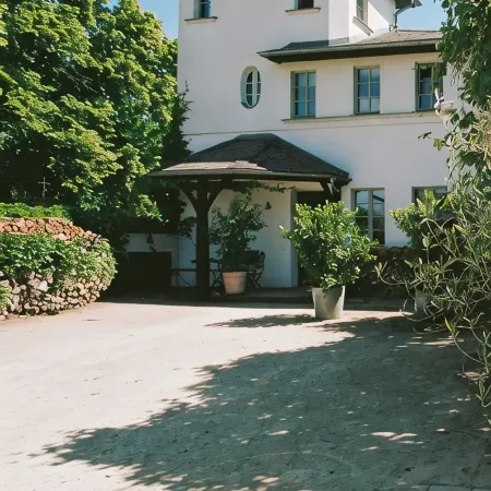 Turmvilla Ground Floor: Terrace with Pergola, Wood-Burning Stove and Water Access